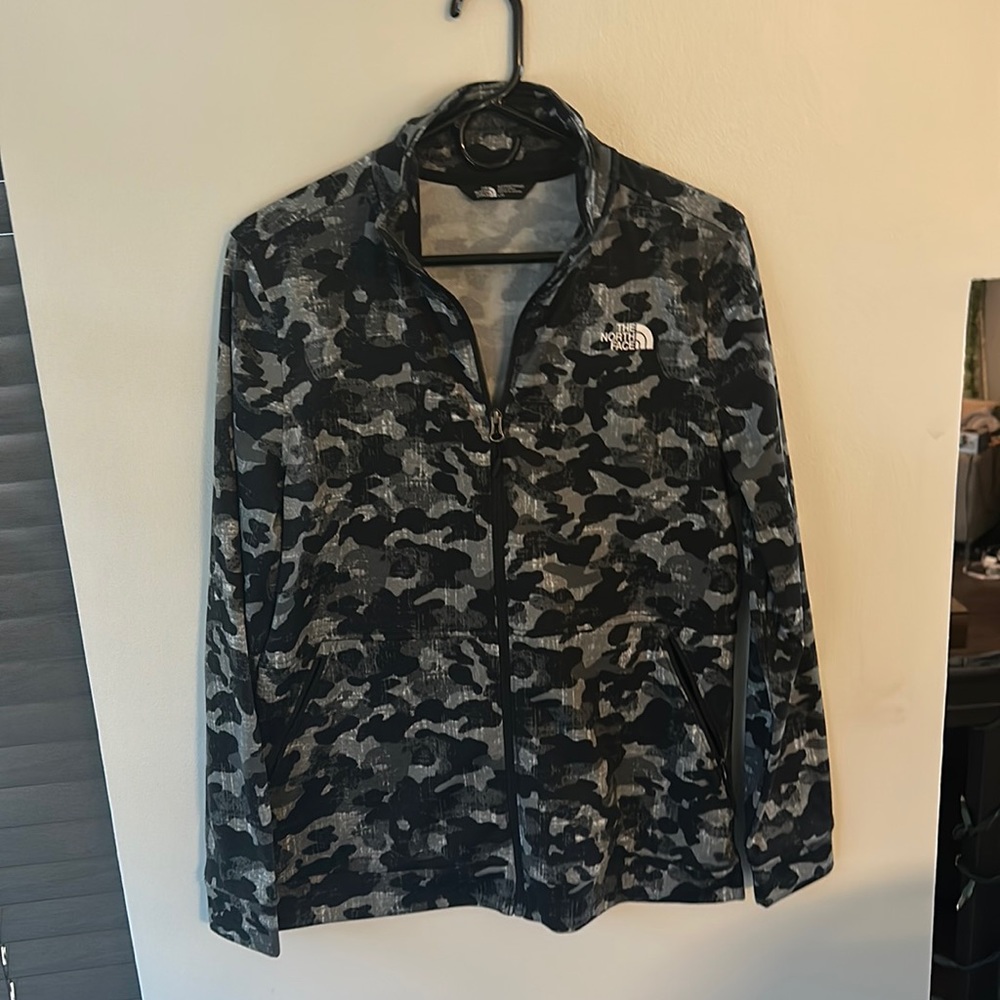 Northface women’s zip up camo lightweight fleece